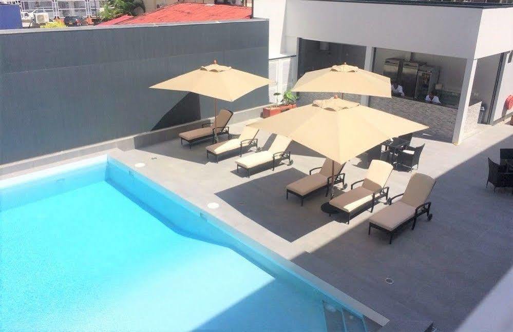 Queens Hotel Paramaribo Bagian luar foto
